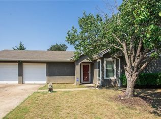 6106 Hott Springs Dr, Arlington, TX 76001