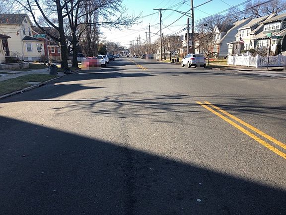 4th image of 271 Decker Ave