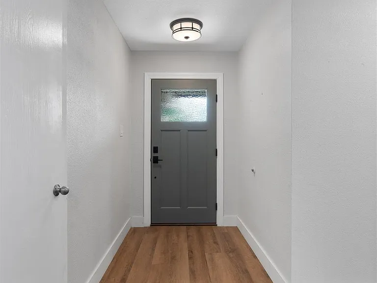 7806 Woodcroft Dr — Photo 3