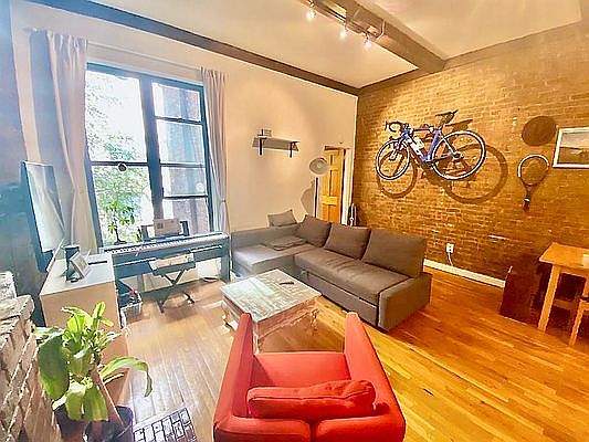 1st image of 261 W 93rd St APT 6