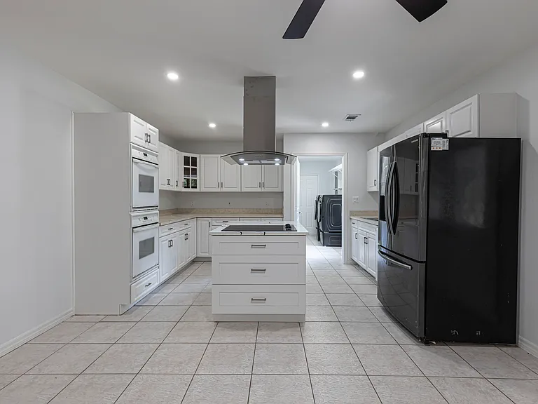 1750 Washburn Ave — Photo 8