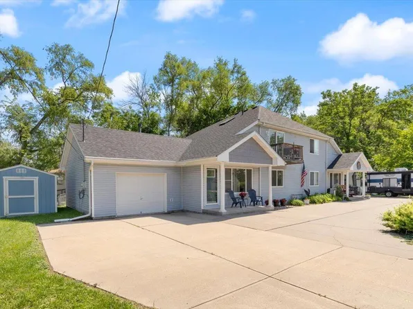 5221 Navajo St, Council Bluffs, IA 51501
