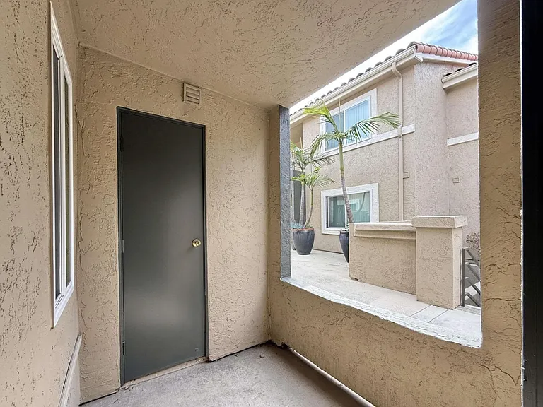 7405 Charmant Dr #2011 — Photo 12