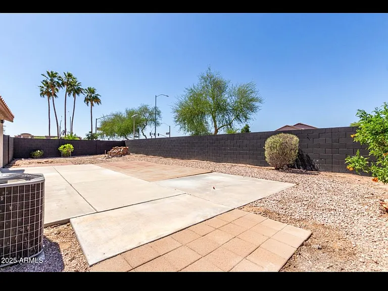 13862 W Fargo Dr — Photo 23