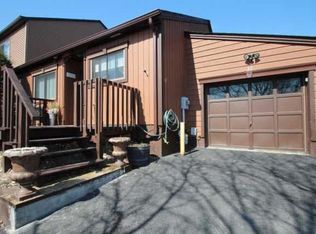 42 Hilltop Cir, Fishkill, NY 12524