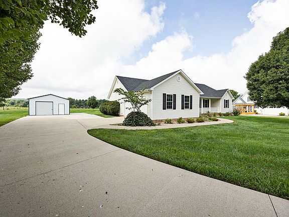 2nd image of 229 Sierra Cir
