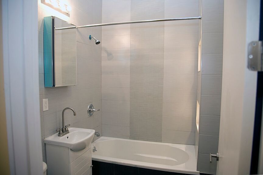 1st image of 1428 Dekalb Ave APT 1R