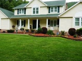 1113 Hubert Hill Rd, Chapmanville, WV 25508