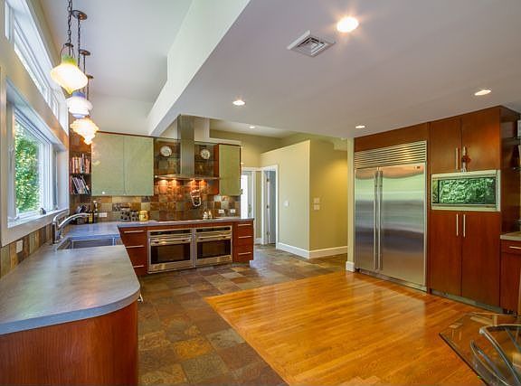 4th image of 21 Stonywell Ct