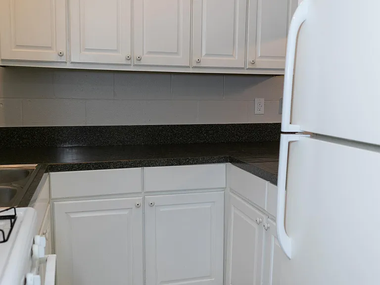 432 Wilson St NW #5 — Photo 3