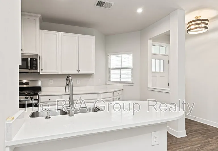 9065 Spring Green Loop — Photo 8