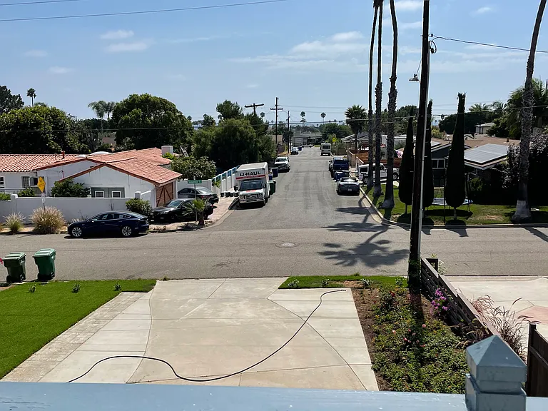 1128 S Clementine St S — Photo 2