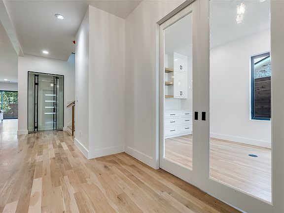 3rd image of 8419 Craighill Ave