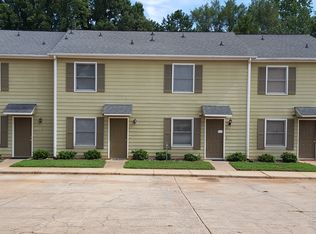 1622 Village Lake Dr, Charlotte, NC 28212