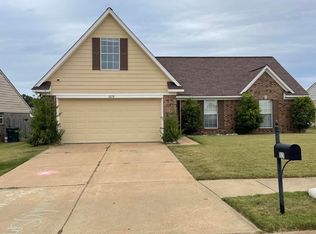 1828 Crescent Ln, Southaven, MS 38671