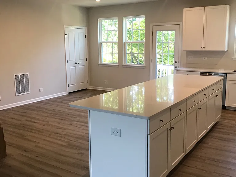 786 Weller Dr — Photo 13