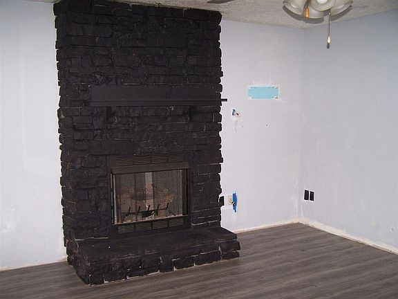 3rd image of 151 Anders Dr