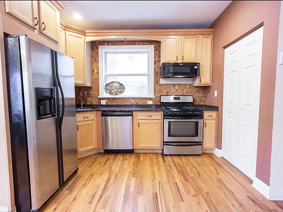 2nd image of 1625 W North Shore Ave APT 202