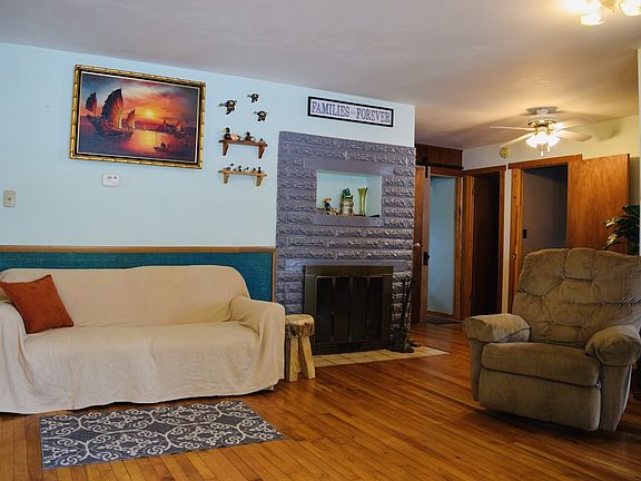 5th image of 2123 Poets Dr
