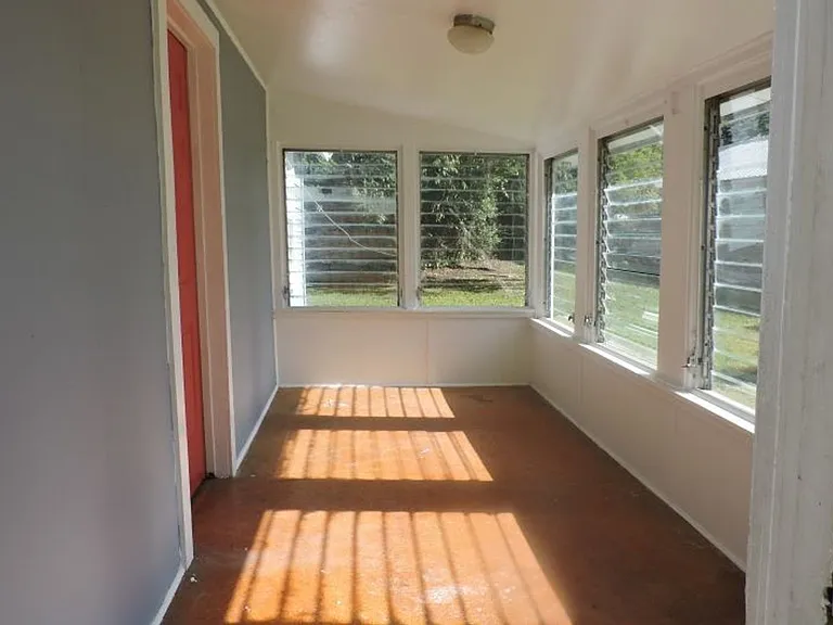 3204 Silver Lake Dr — Photo 3