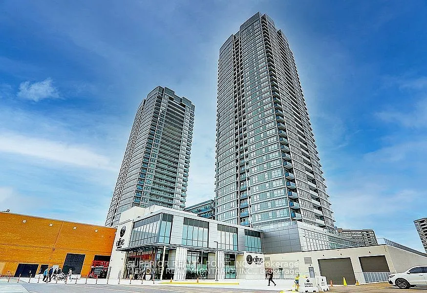 30 Upper Mall Way #3310
