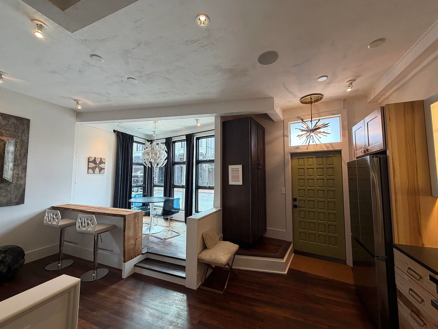 4 bed, 1.0 bath, 600 sqft, $2,790 — Photo 1