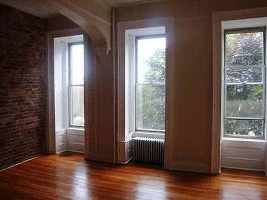 Rented by Twyford Real Estate | media 20