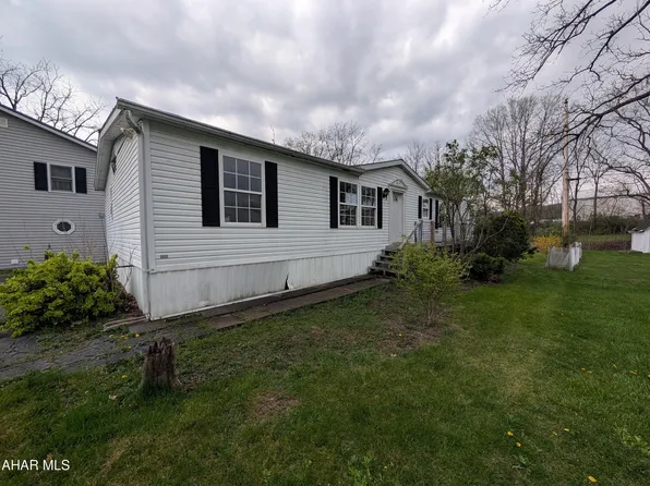 1082 Short St, Duncansville, PA 16635