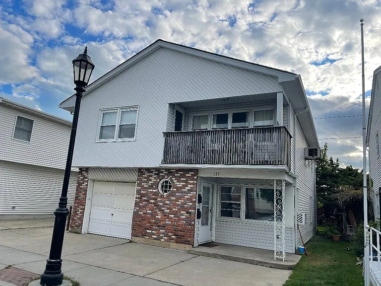 137 Pacific Blvd #A — Photo 10