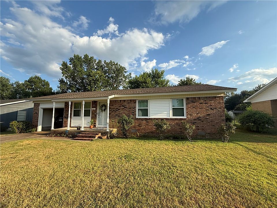 1st image of 211 Christiana St