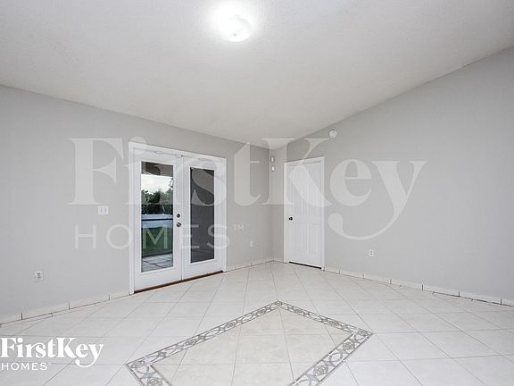 5th image of 1435 Sarasota Dr