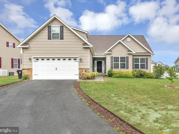 596 Tall Oak Dr, Felton, DE 19943