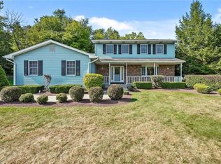 21 Deer Brook Dr, New Windsor, NY 12553