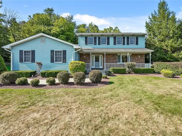 21 Deer Brook Drive, New Windsor, NY 12553
