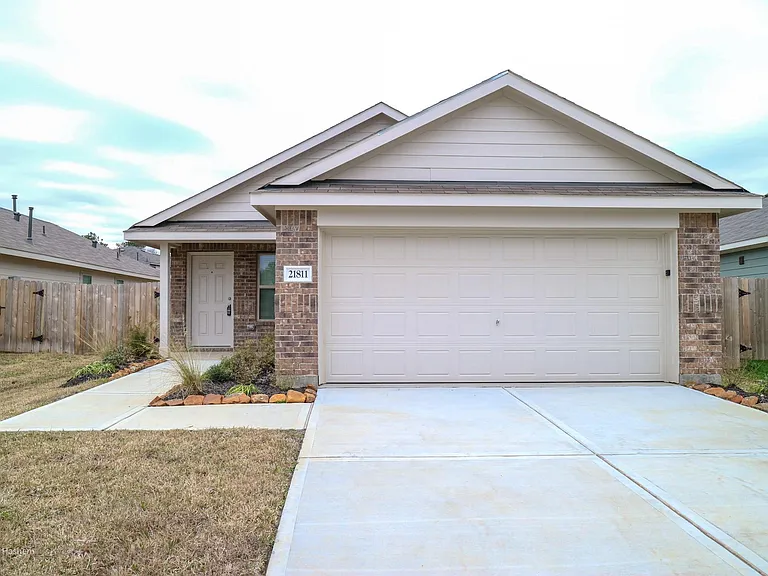 21811 Hickory Springs Ct — Photo 27