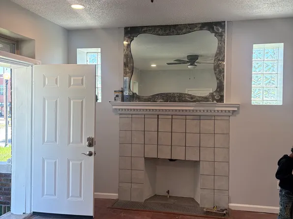 4110 W Belle Pl, Saint Louis, MO 63108