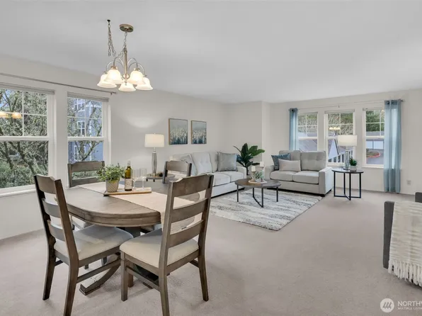 3941 226th Place SE #211, Issaquah, WA 98029
