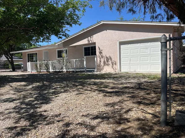 901 Zearing Pl NW, Albuquerque, NM 87104