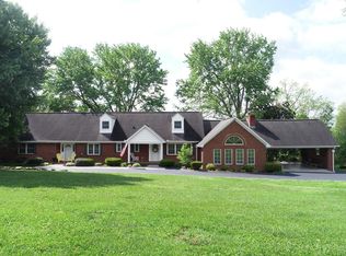1629 Country Club Dr, Morristown, TN 37814