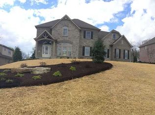 332 Braeburn Dr, Canonsburg, PA 15317