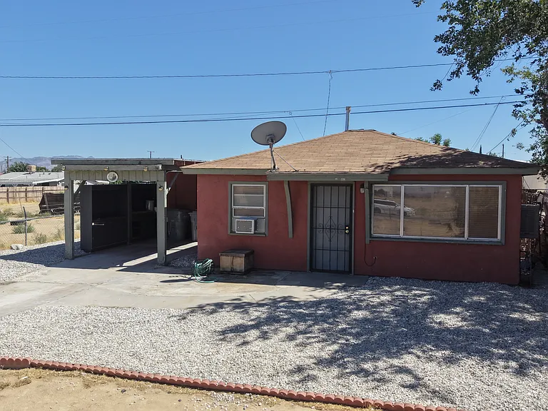 16459 Willow St — Photo 1