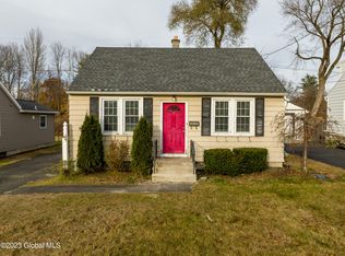 9 Lester St, Albany, NY 12205