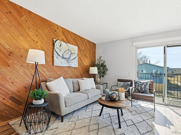 4th image of 3355 S Flower Street #96