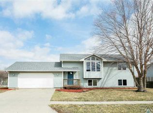 908 E Maywood St, Brandon, SD 57005