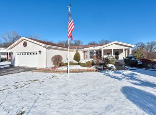 2715 Blue Grass Ct, Grayslake, IL 60030