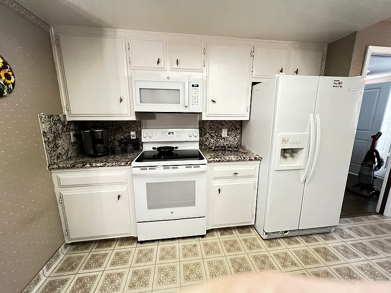 2851 Royal Palm Way — Photo 22