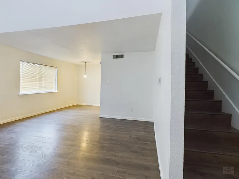 2124 Burton Dr #140 — Photo 5