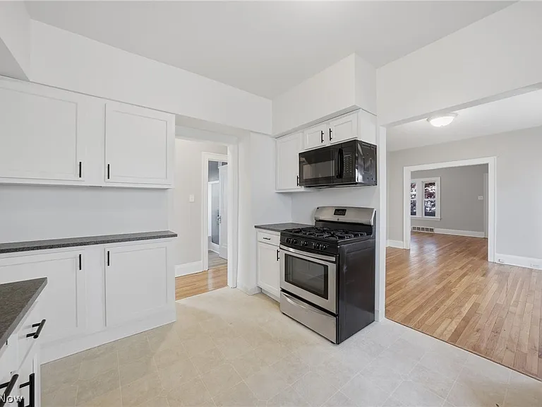 2058 Wascana Ave — Photo 10