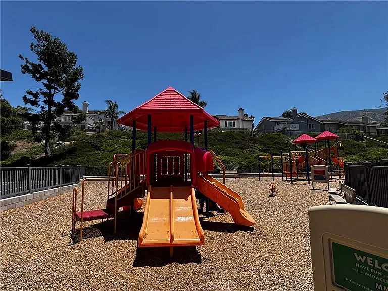 11597 Norgate Cir — Photo 25