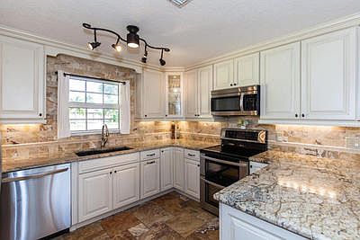 362 La Mancha Ave-511